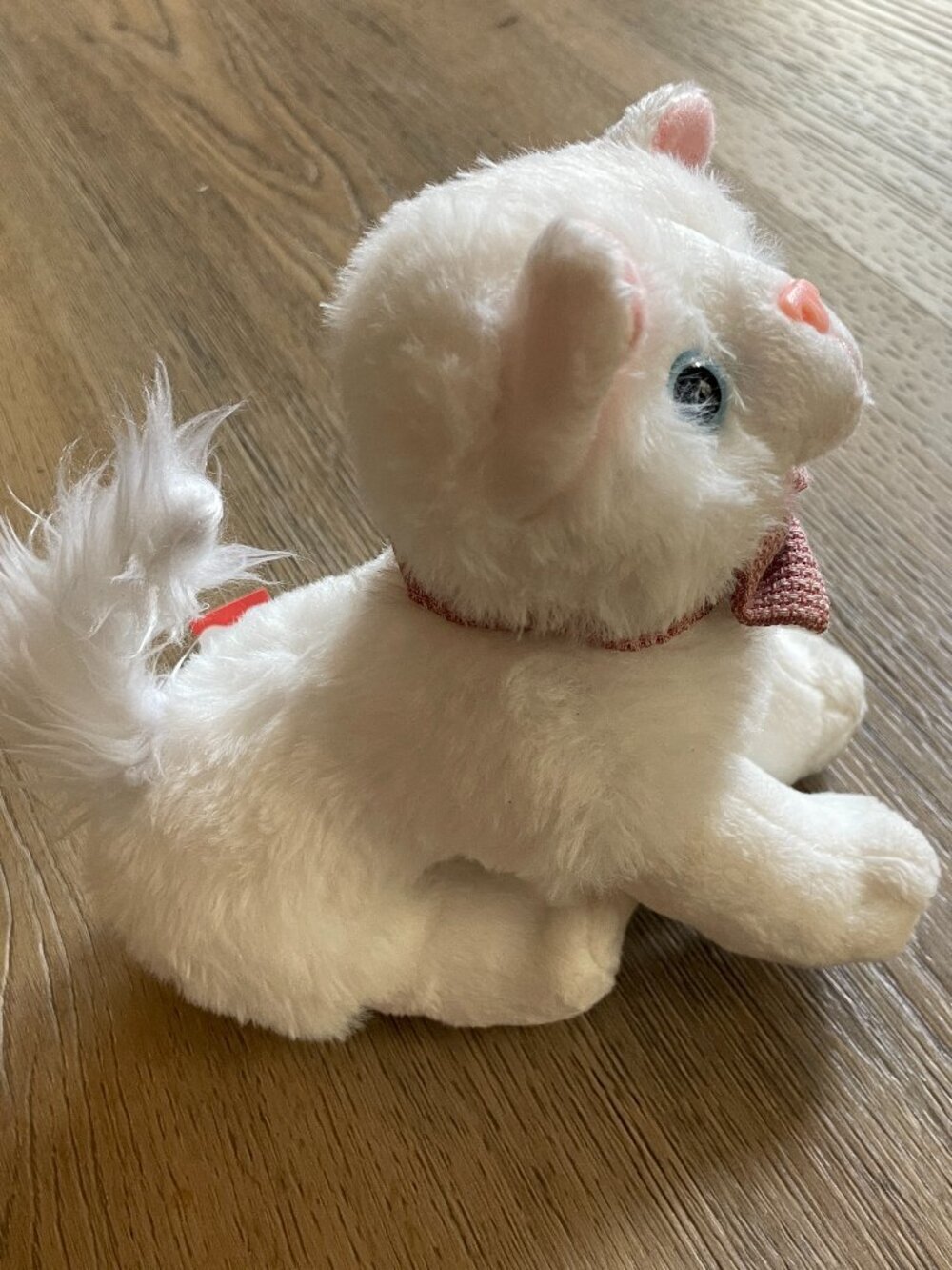 Our Generation Turkish Angora White Kitten 6" Kitten Plush Movable Legs!